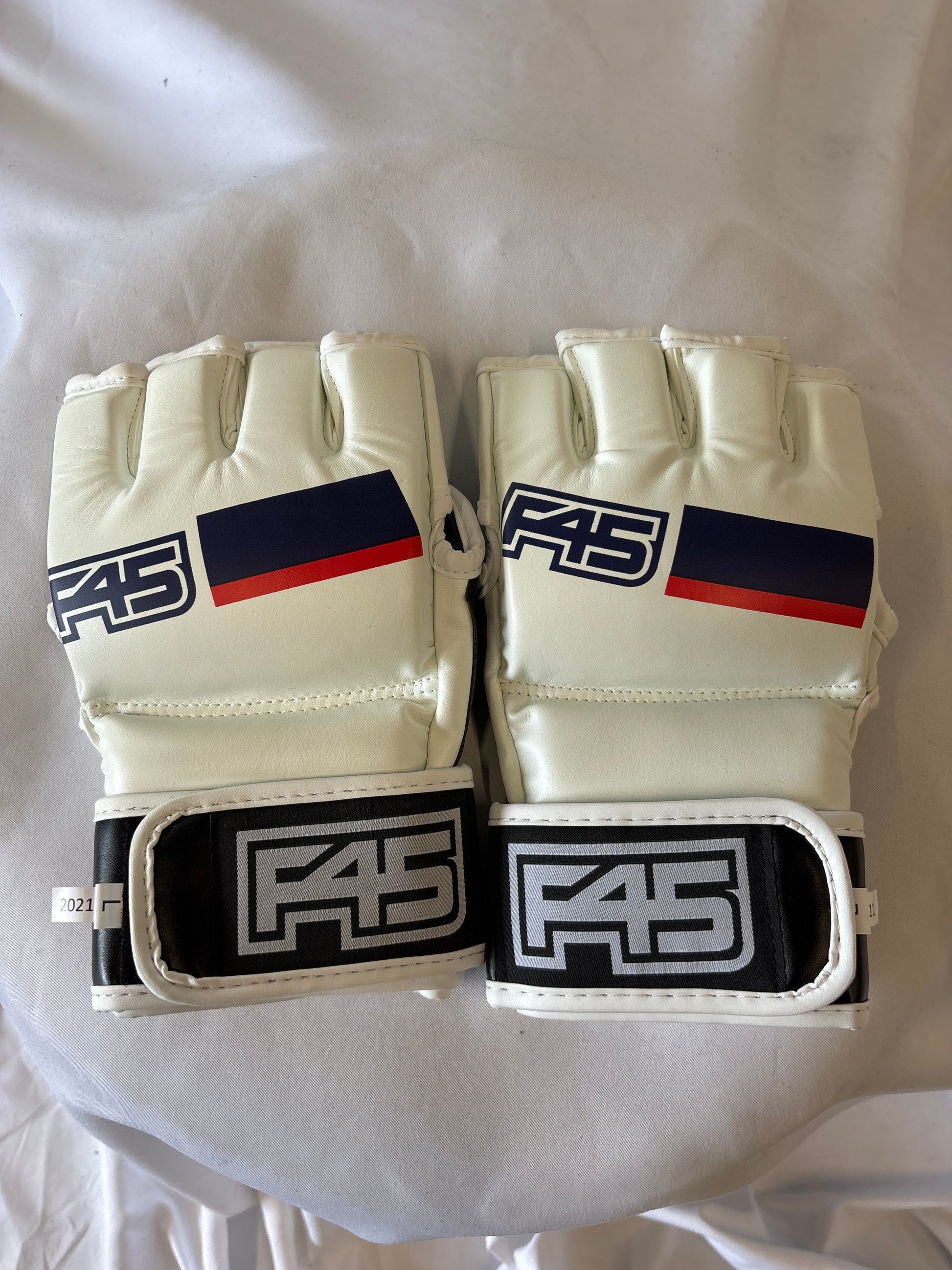 F45 Boxing Gloves (L)