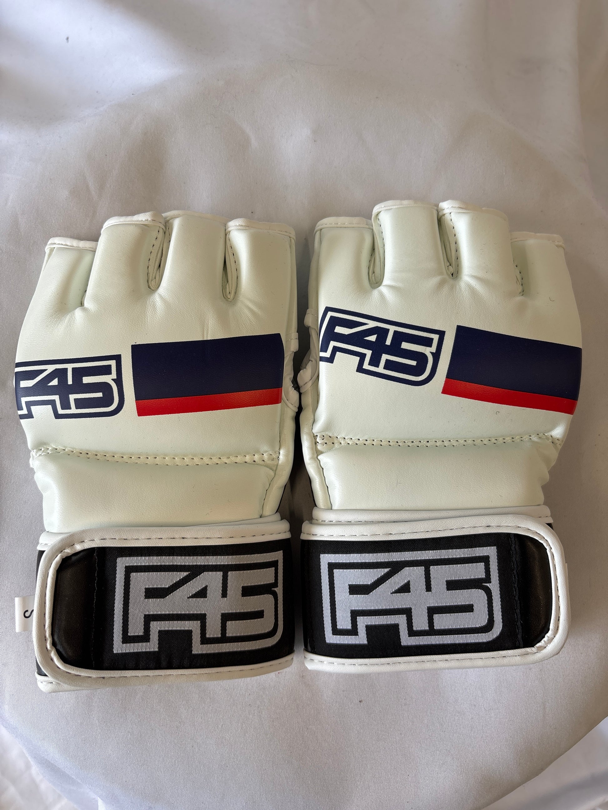 F45 Boxing Gloves (S)